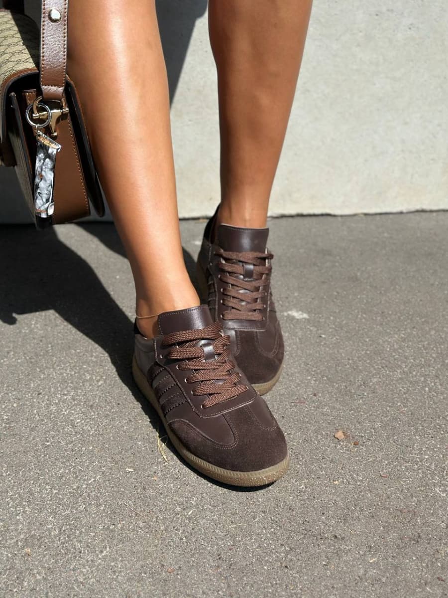 Кеди жіночі шкіряні шоколадні із шоколадними замшевими смужками