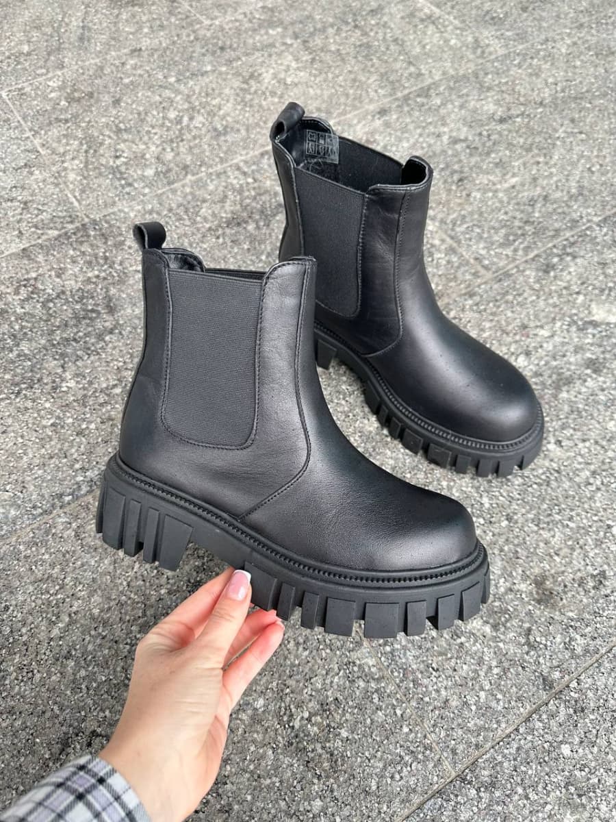 Черевики жіночі шкіряні чорні з резинкою демісезонні