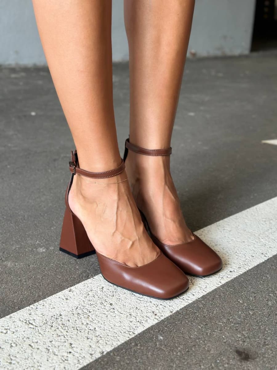 Босоніжки жіночі шкіряні коричневі