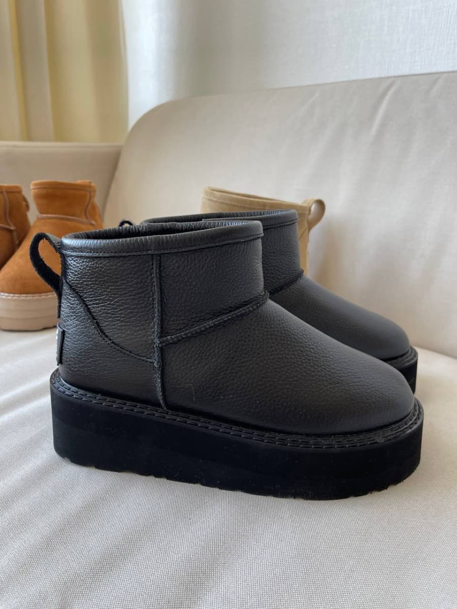 Уггі жіночі шкіра флотар чорного кольору