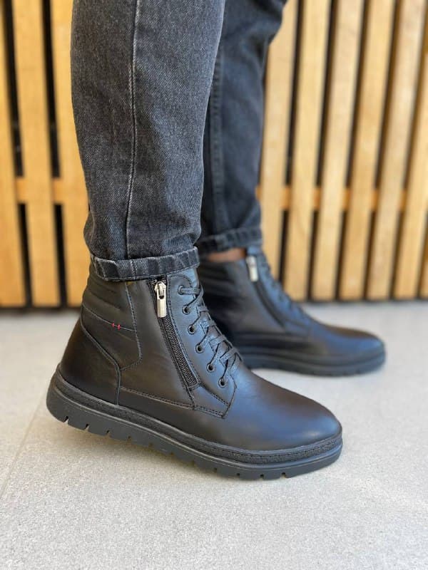 Черевики чоловічі шкіряні чорного кольору на хутрі