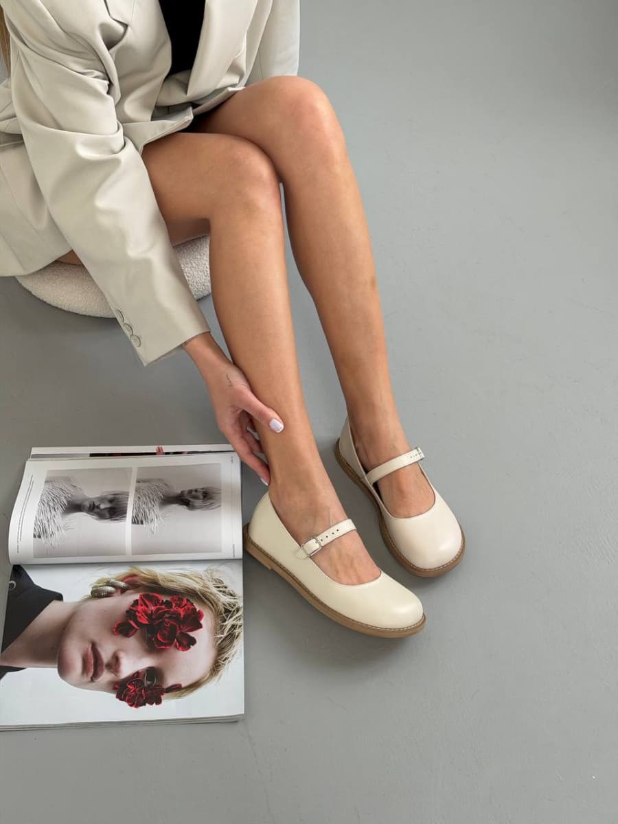 Балетки жіночі шкіряні молочні