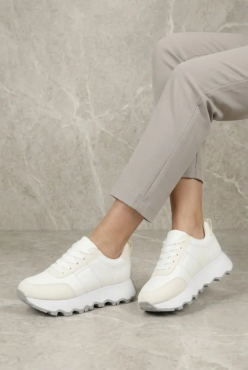 Кросівки жіночі Fashion білі з екошкіри на платформі