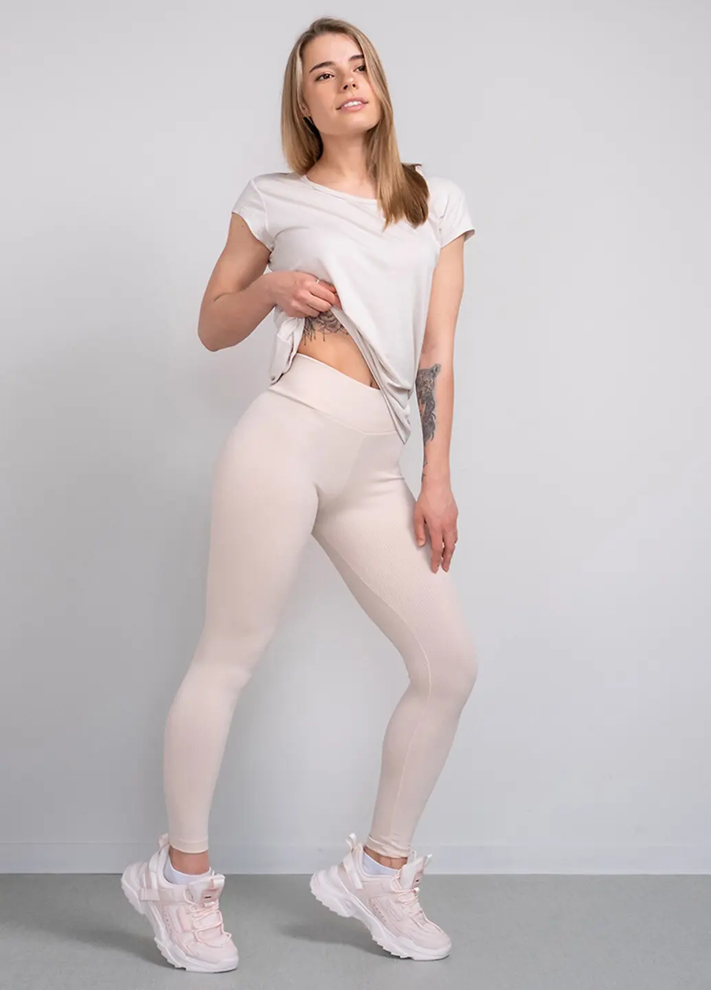 Футболка жіноча Fashion CHERRY молочная