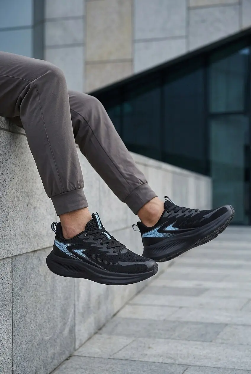 Кросівки чоловічі Where Uwear чорні с блакитним