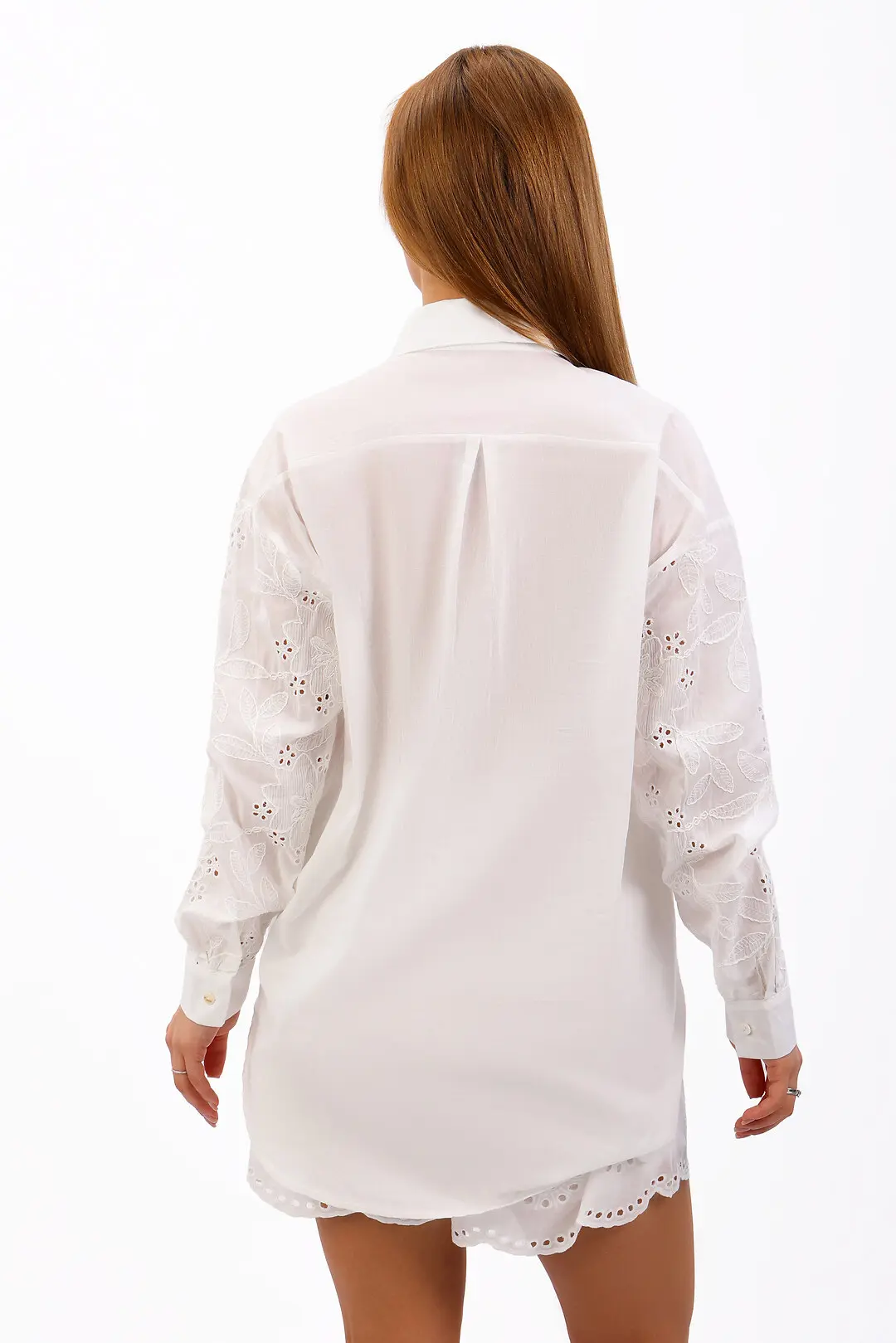 Сорочка жіноча Where Uwear біла з ажурною вишивкою