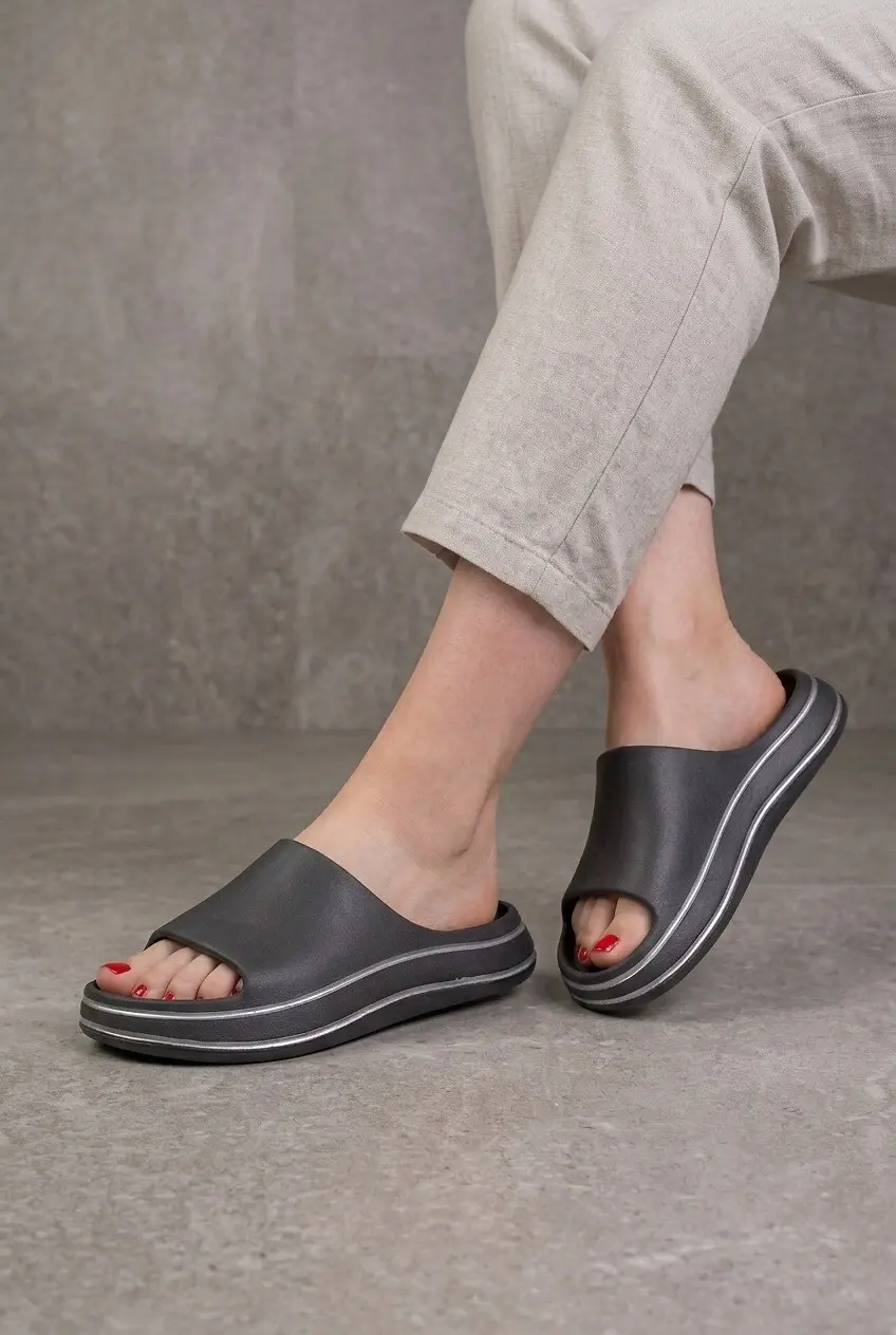 Шльопанці жіночі Fashion сірі