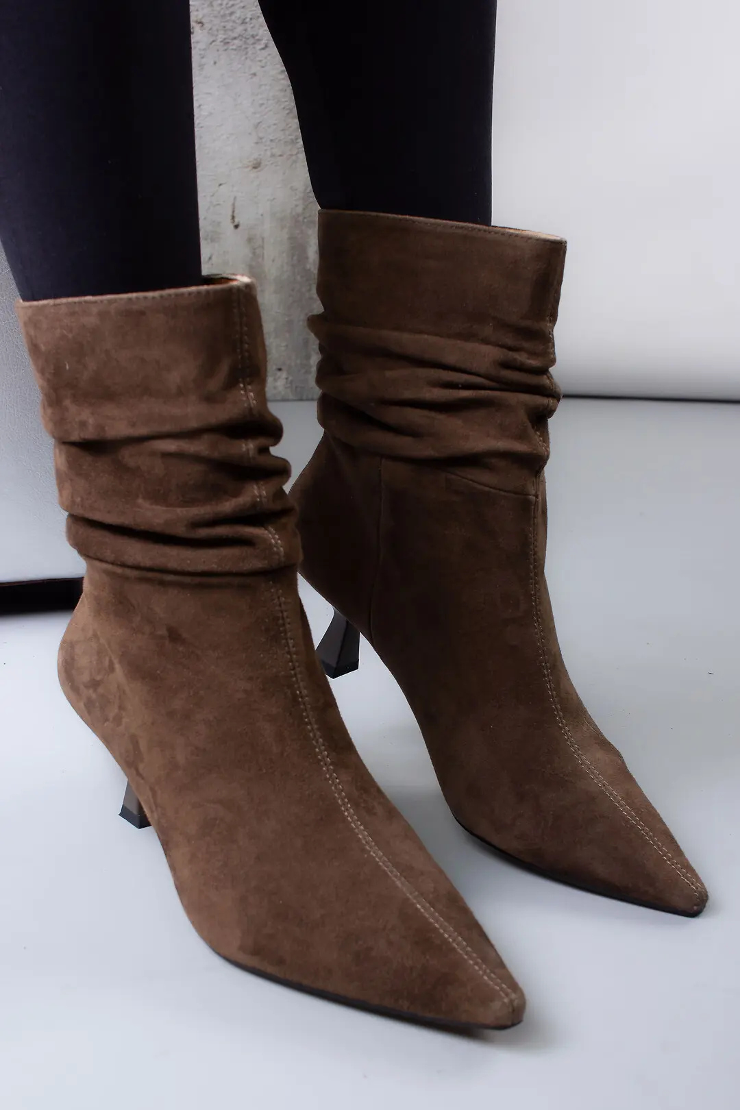 Черевики жіночі Where Uwear K522-602-2 натуральна замша коричневі
