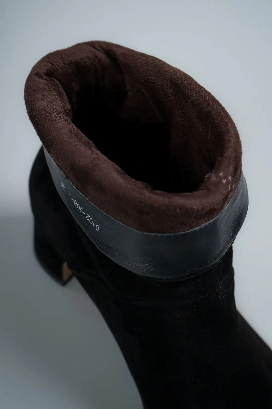 Черевики жіночі Where Uwear D102-908-1 чорні натуральна замша