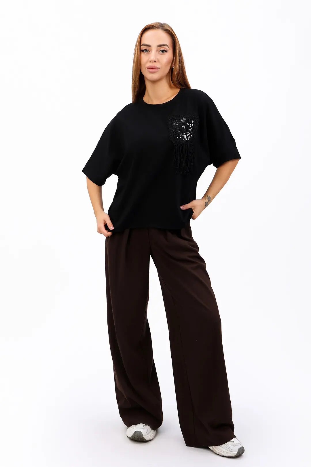 Футболка жіноча Where Uwear чорна з декором
