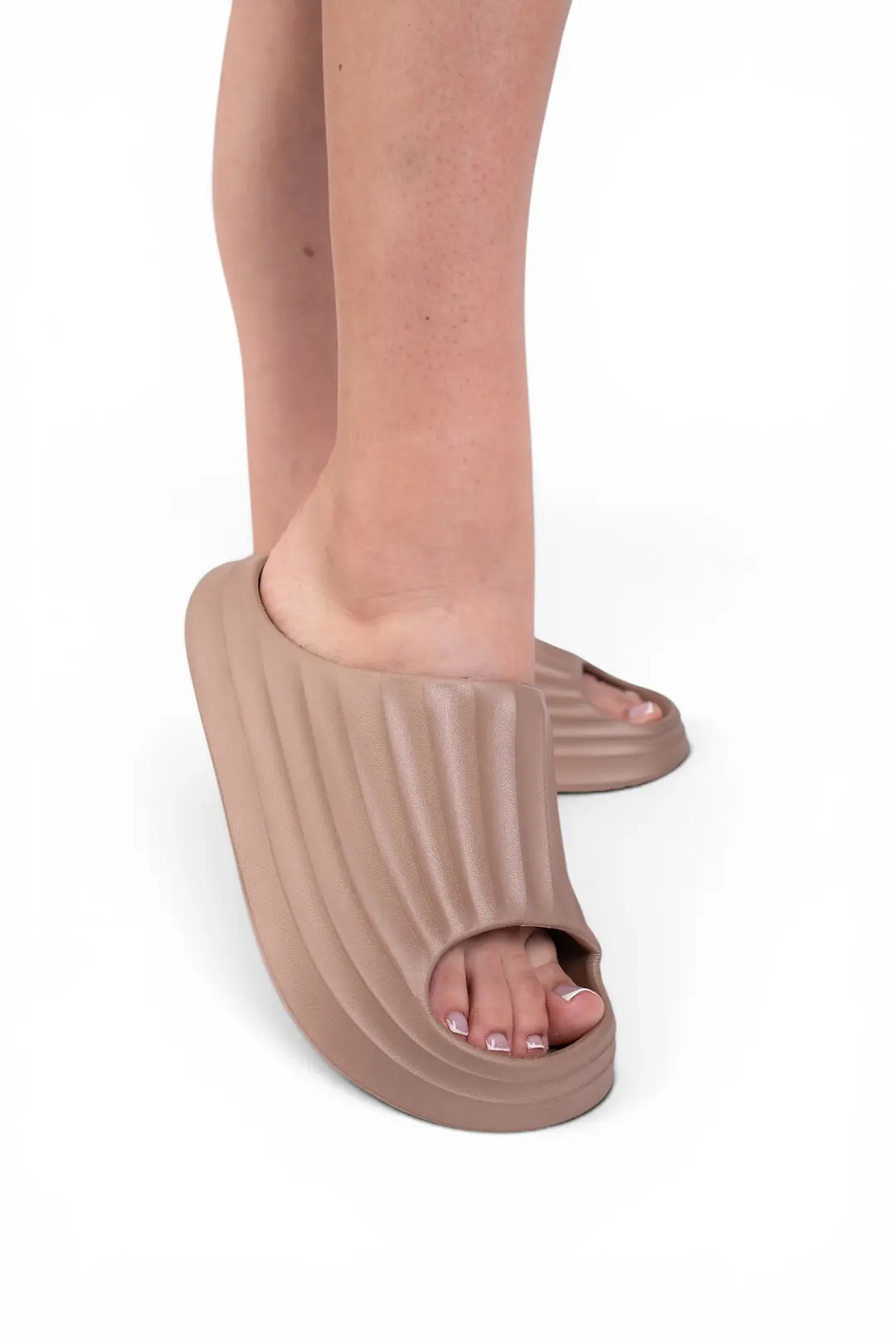 Шльопанці жіночі Fashion коричневі