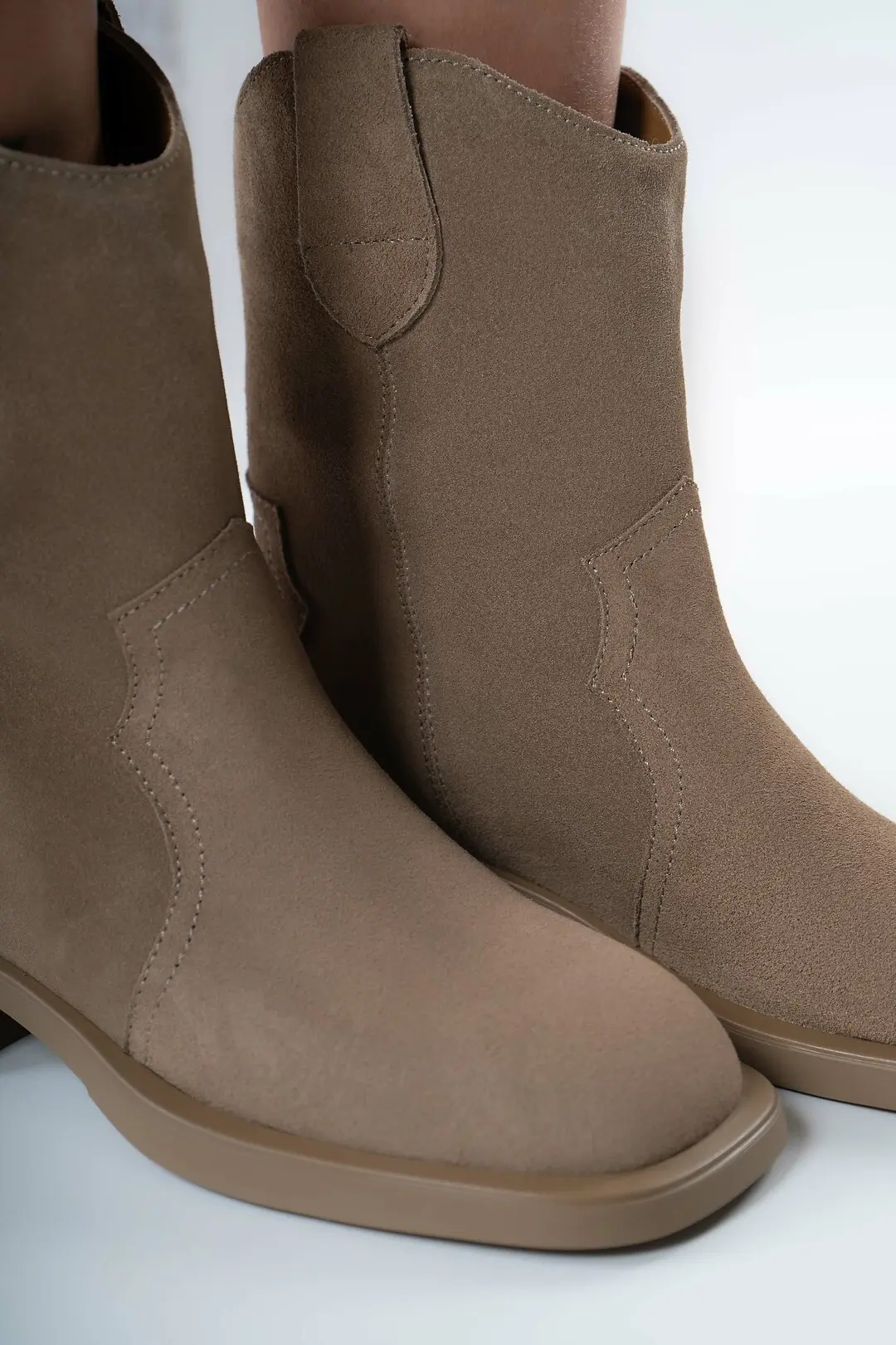 Черевики жіночі Where Uwear Натуральна замша бежеві