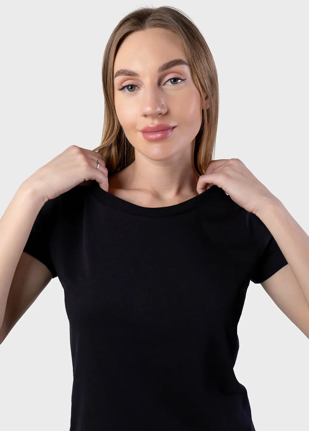 Футболка жіноча Fashion чорна
