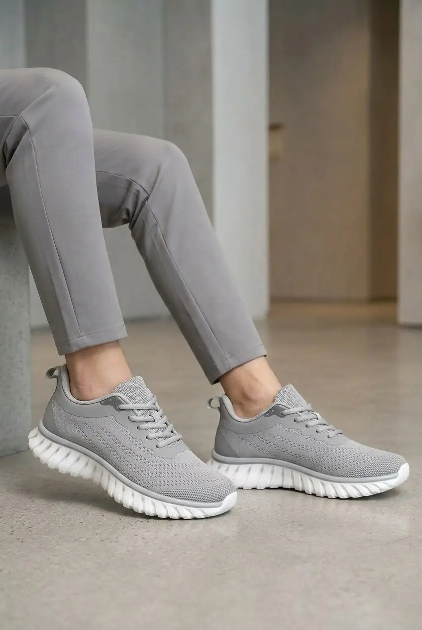 Кросівки жіночі Fashion сірі на білій платформі з Текстилю