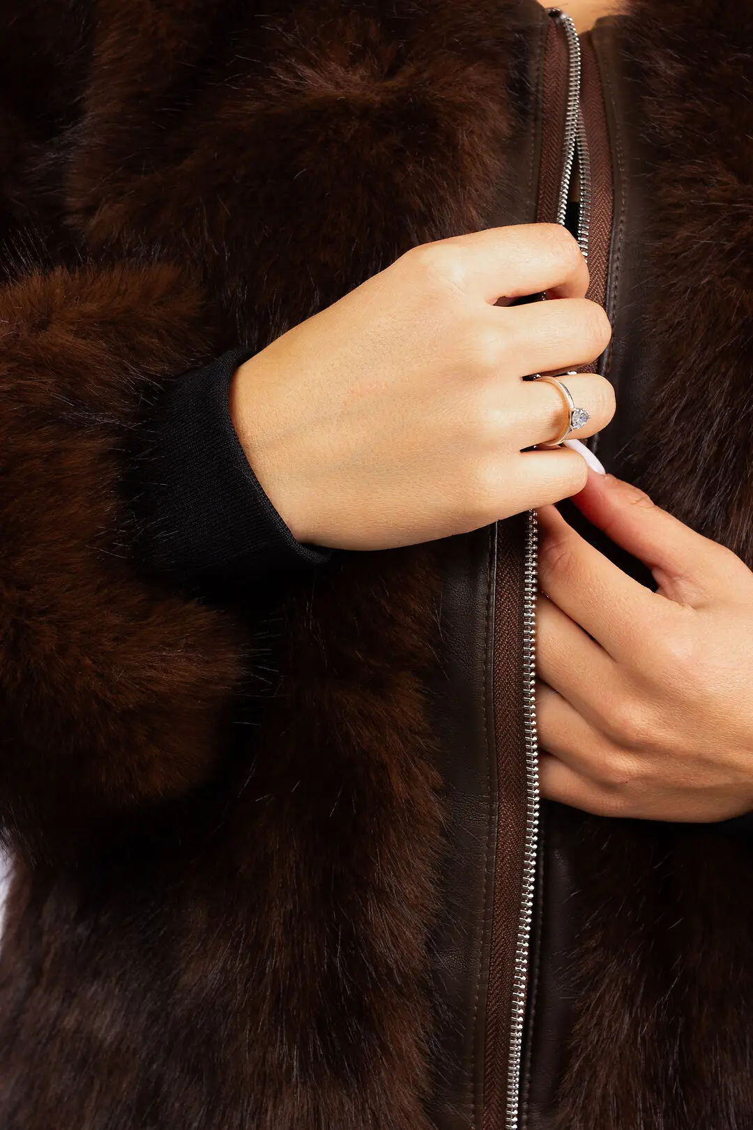 Шуба жіноча Where Uwear Y25-2 коричнева