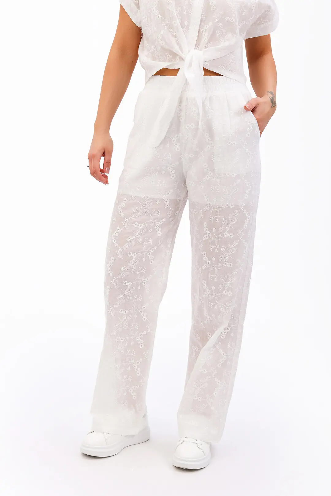 Костюм жіночий Where Uwear білий сорочка та штани