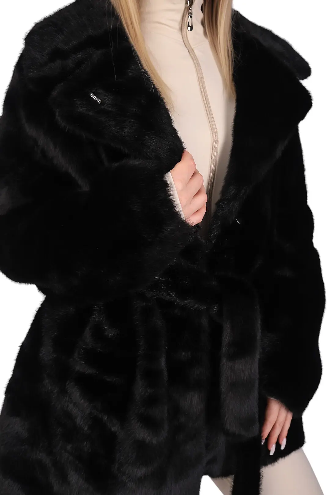 Шуба жіноча Where Uwear чорна з Штучного хутра