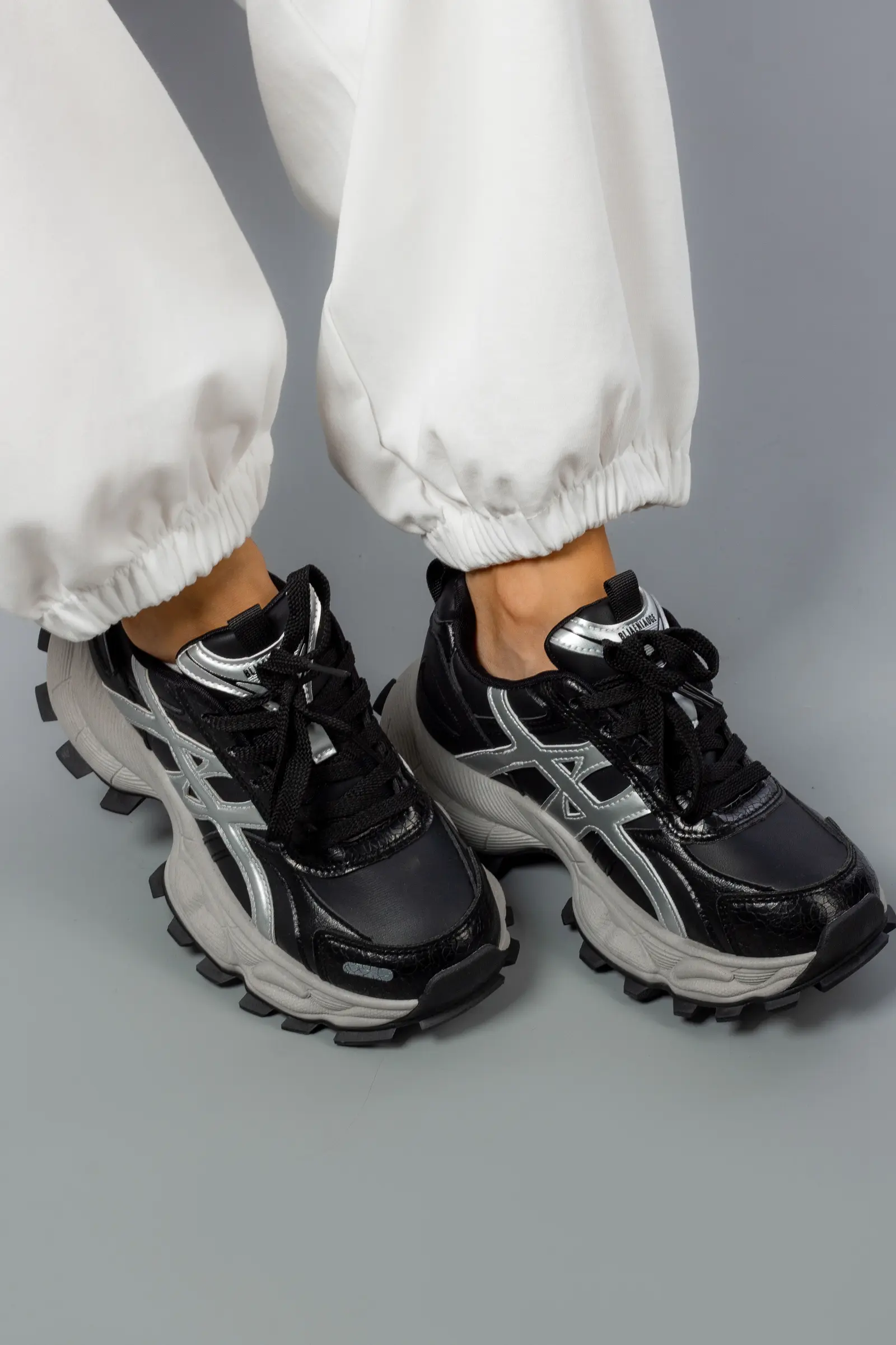 Кросівки жіночі Fashion A6662-226 чорні