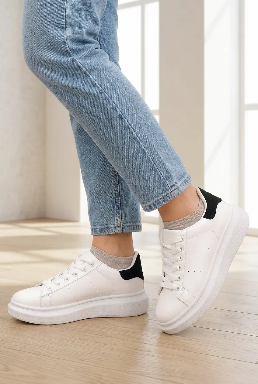 Кеди жіночі Fashion білі на платформі з чорною вставкою