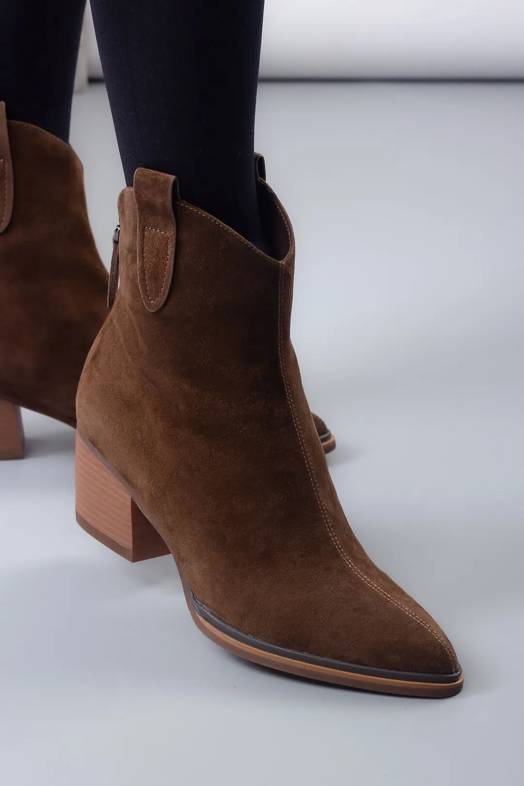 Черевики жіночі Where Uwear A2M1152-56-3 натуральна замша коричневі