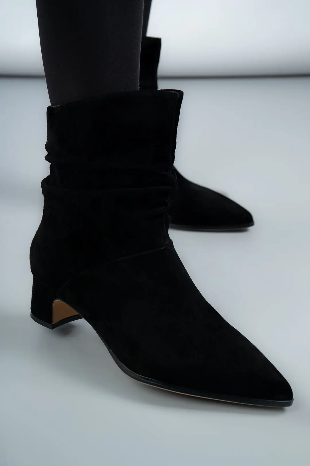 Черевики жіночі Where Uwear D102-908-1 чорні натуральна замша