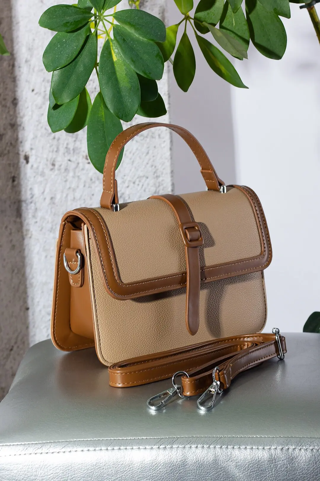 Жіночий клатч Fashion BH15910 бежевий