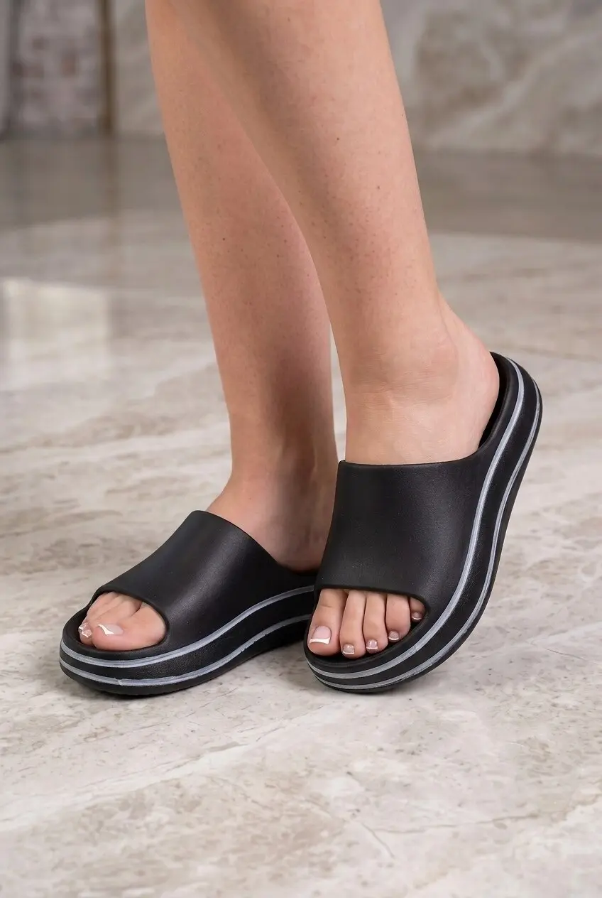 Шльопанці жіночі Fashion чорні