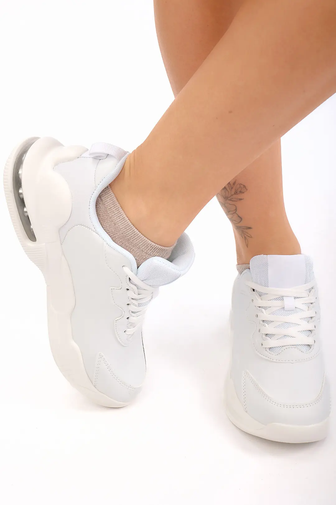 Кросівки жіночі Fashion білі на платформі