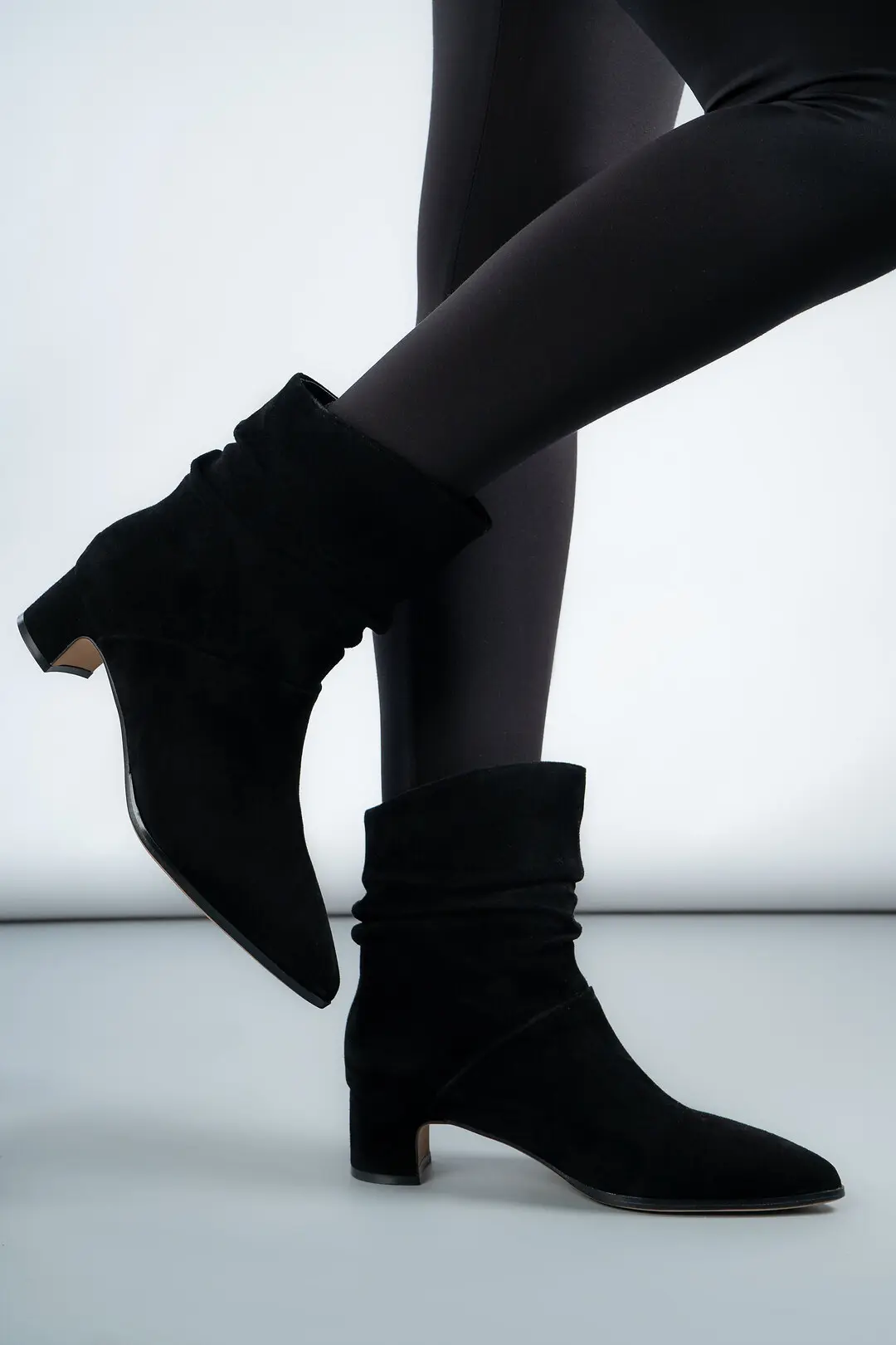 Черевики жіночі Where Uwear D102-908-1 чорні натуральна замша