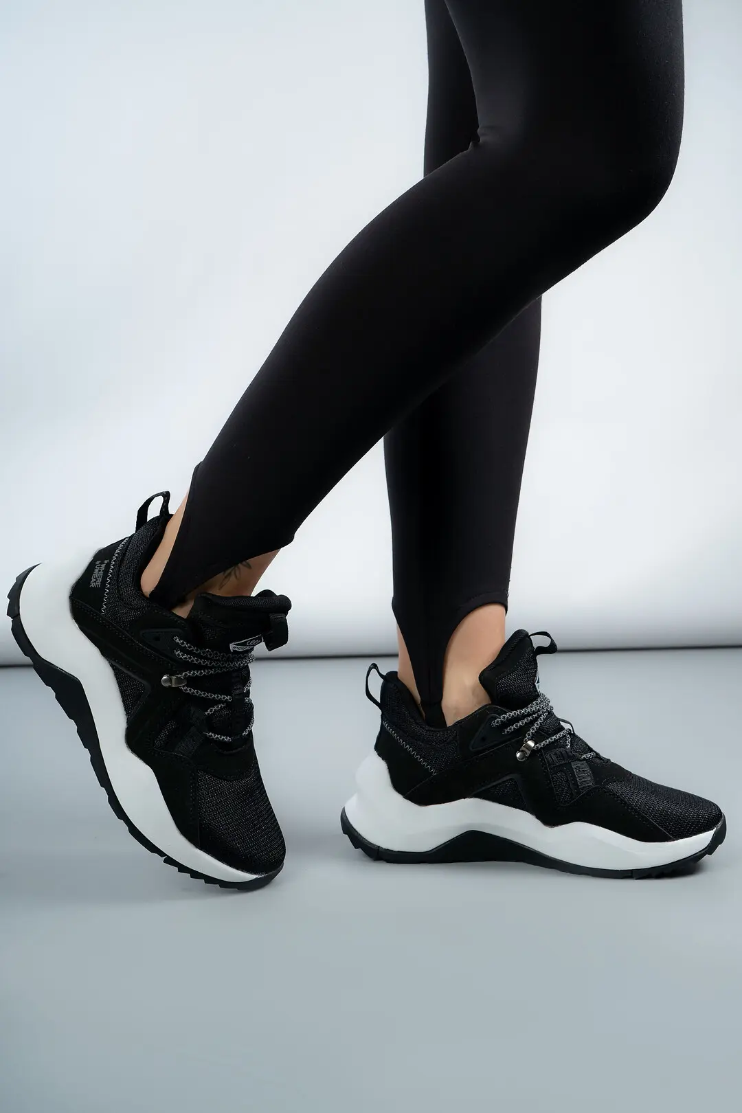 Кросівки жіночі Where Uwear WUW5033-BLACK/WHITE чорні