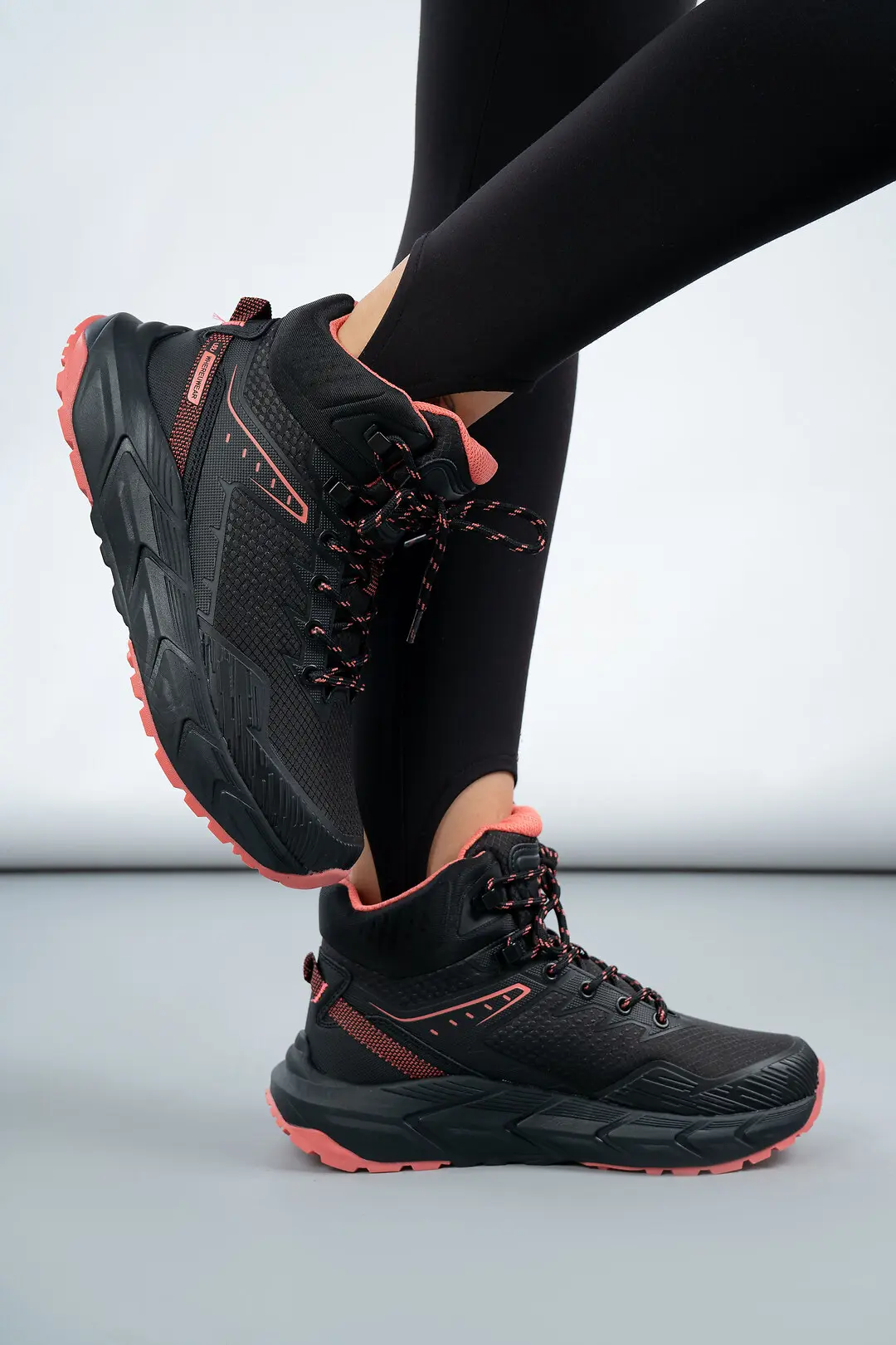 Кросівки жіночі високі Where Uwear WUW6034W-BLACK/PINK чорні