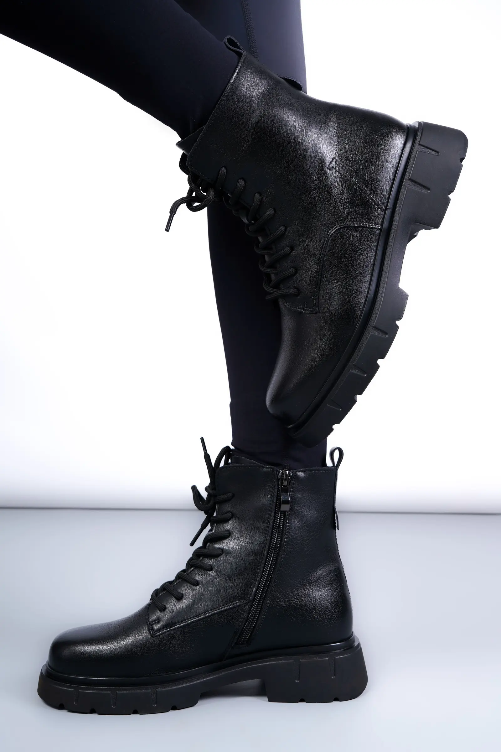 Черевики жіночі Where Uwear AS872-L891-B1ZM Натуральна шкіра чорні