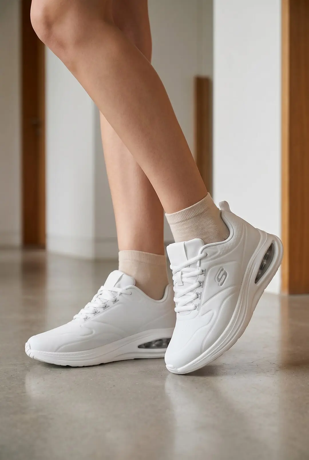 Кросівки жіночі Fashion білі на платформі демісезонні