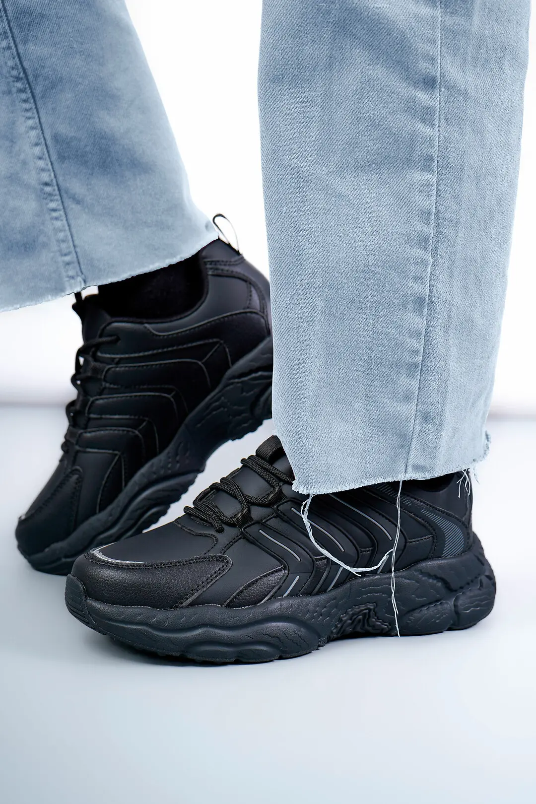 Кросівки жіночі Where Uwear TF-25-35-black чорні
