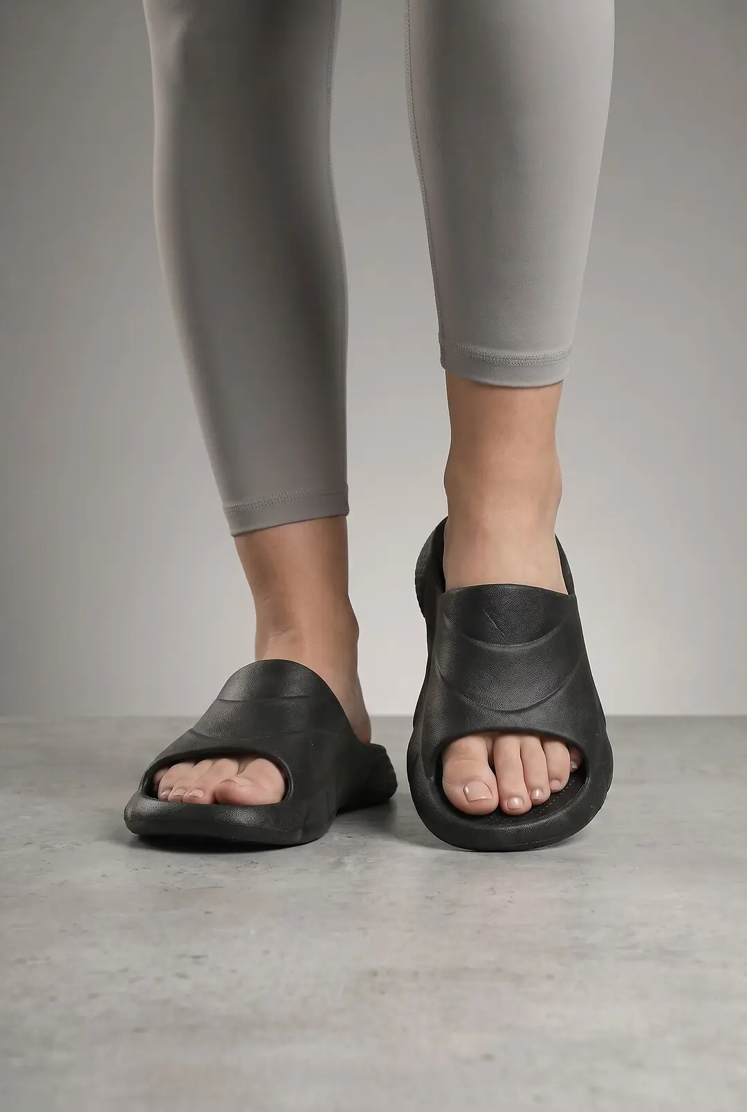 Шльопанці жіночі Fashion чорні