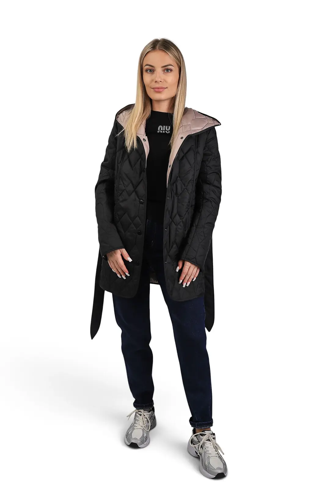 Куртка жіноча Fashion чорна з поясом і капюшоном