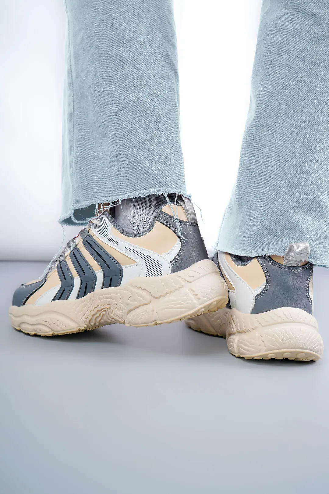 Кросівки жіночі Where Uwear TF-25-35-beige/gray бежеві