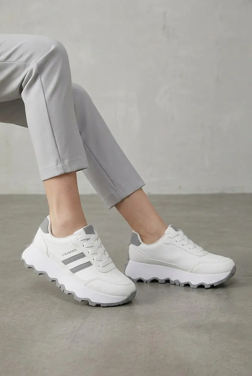 Кросівки жіночі Fashion білі з екошкіри на платформі