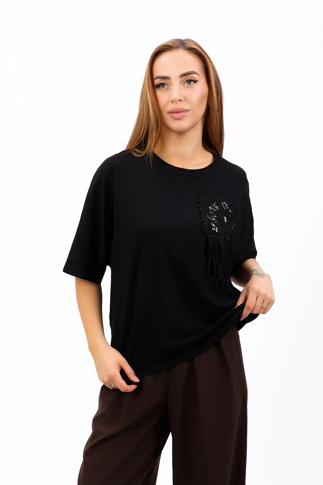 Футболка жіноча Where Uwear чорна з декором