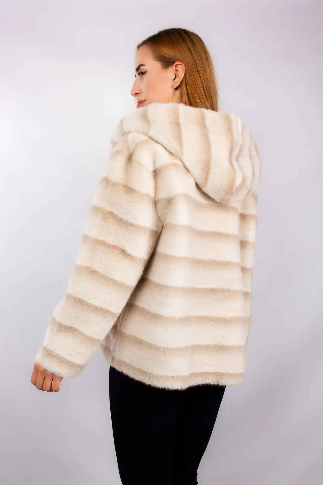 Шуба жіноча Where Uwear Y25-6 бежева