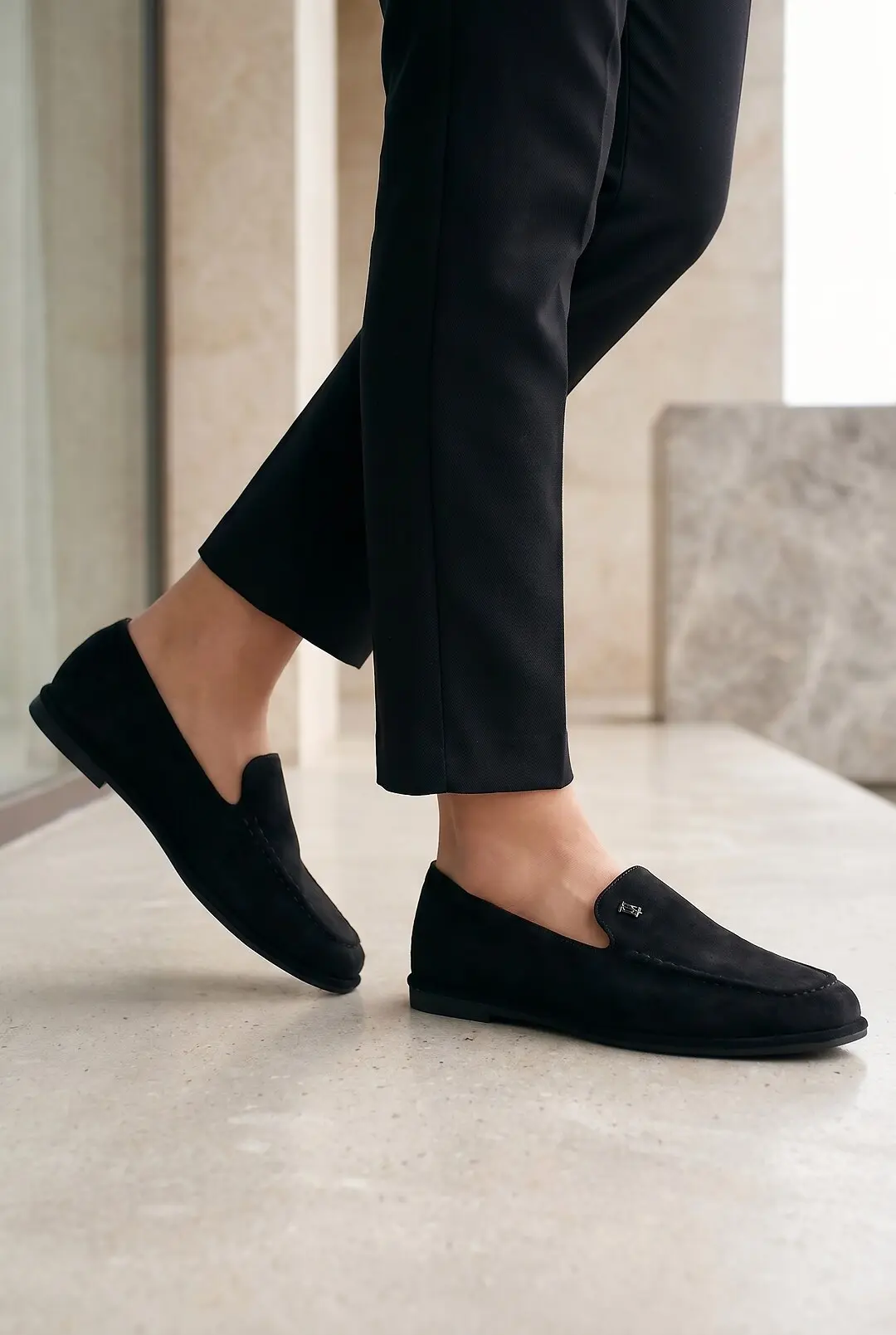 Лофери жіночі Fashion чорні з металевим декором