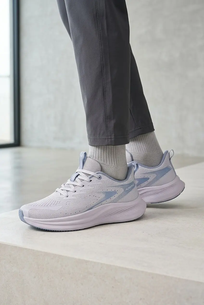 Кросівки чоловічі Where Uwear світло-сірі на платформі