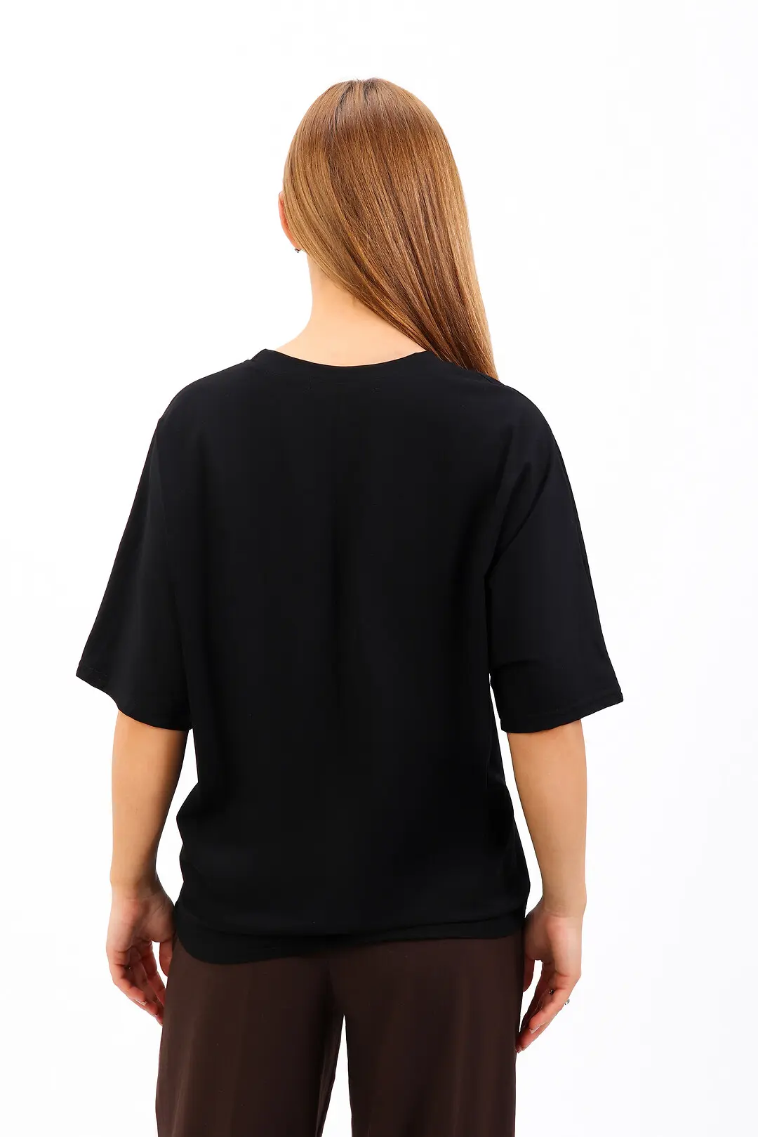 Футболка жіноча Where Uwear чорна з декором