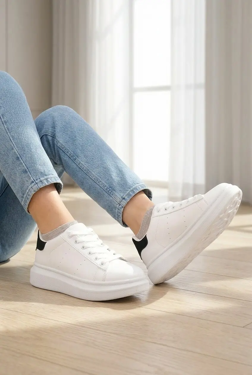 Кеди жіночі Fashion білі на платформі з чорною вставкою