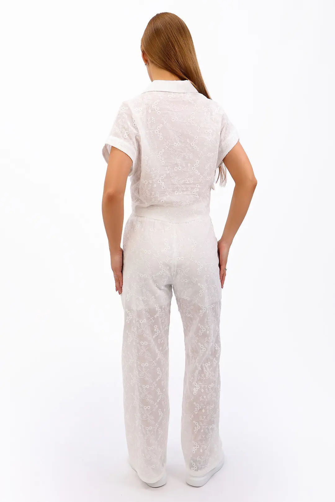 Костюм жіночий Where Uwear білий сорочка та штани
