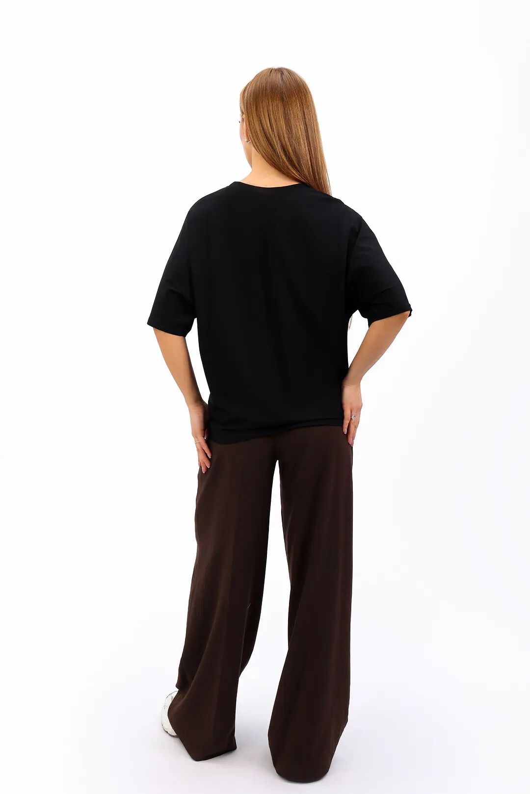 Футболка жіноча Where Uwear чорна з декором